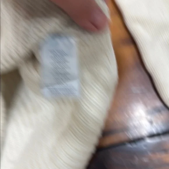 J.Crew Ivory Cream Knit Wool Sweater Size Medium - Picture 4 of 8